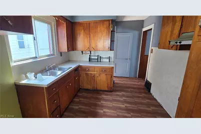 647 Columbia Avenue, Akron, OH 44310 - Photo 3