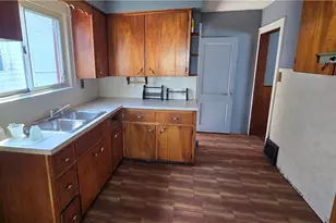 647 Columbia Ave, Akron, OH 44310 - Photo 3