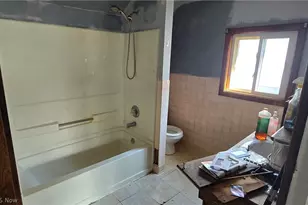 647 Columbia Ave, Akron, OH 44310 - Photo 11