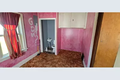 647 Columbia Avenue, Akron, OH 44310 - Photo 17