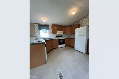 28 Thomas Boulevard NW, Massillon, OH 44647 - Photo 9