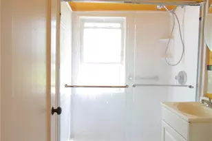 25250 Treadwell Ave, Euclid, OH 44117 - Photo 17