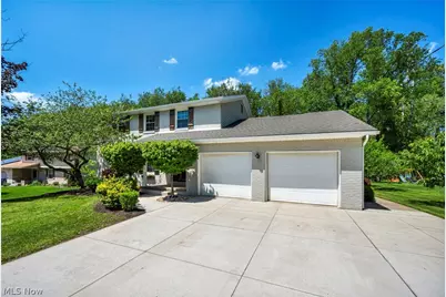2635 Henrietta Drive, Green, OH 44685 - Photo 3