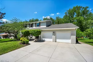2635 Henrietta Dr, Green, OH 44685 - Photo 3