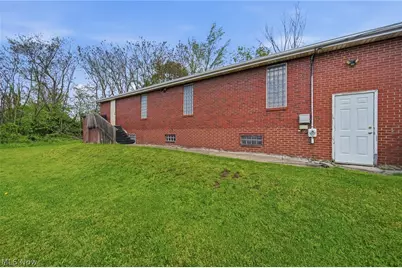 611 Hartford Avenue SE, Canton, OH 44707 - Photo 31