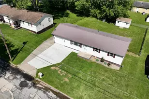239 Locust Dr, Mineral Wells, WV 26150 - Photo 5