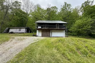 8261 Glendale Rd, Cairo, WV 26337 - Photo 3