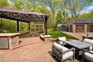 6325 Crossview Rd, Green Hills, OH 44131 - Photo 3