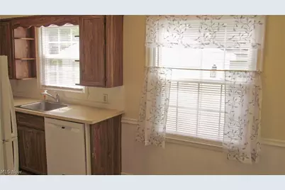 2346 26th Street, Cuyahoga Falls, OH 44223 - Photo 3