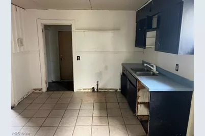 2503 E 29th Street, Lorain, OH 44055 - Photo 3