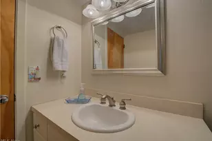 724 Strowbridge Dr, Huron, OH 44839 - Photo 33