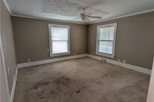225 W Ohio Ave, Sebring, OH 44672 - Photo 9