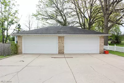 323 S Hazelwood Avenue, Youngstown, OH 44509 - Photo 3