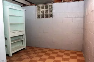 323 S Hazelwood Ave, Youngstown, OH 44509 - Photo 33