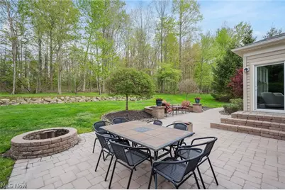 7695 Cottonwood Trail, Chagrin Falls, OH 44023 - Photo 17