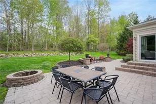 7695 Cottonwood Trail, Chagrin Falls, OH 44023 - Photo 17