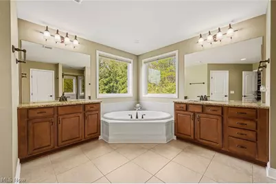 7695 Cottonwood Trail, Chagrin Falls, OH 44023 - Photo 31