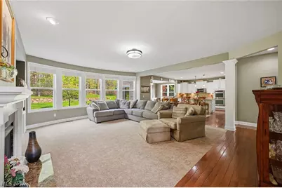 7695 Cottonwood Trail, Chagrin Falls, OH 44023 - Photo 9