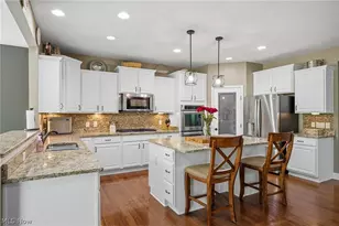 7695 Cottonwood Trail, Chagrin Falls, OH 44023 - Photo 13