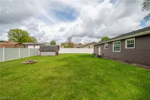 1656 Yolanda Dr, Youngstown, OH 44511 - Photo 3