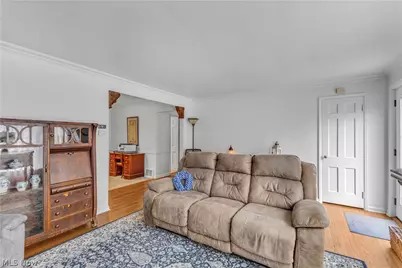 7534 Farnum Avenue, Middleburg Heights, OH 44130 - Photo 5