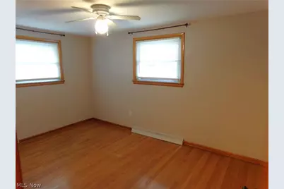 317 Wrexham Avenue SW, Massillon, OH 44646 - Photo 13