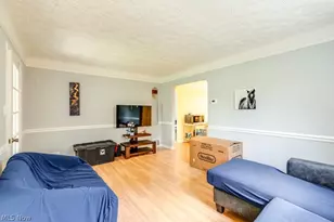 1367 Churchill Rd, Lyndhurst, OH 44124 - Photo 7