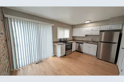 11 Trenton Square #T-36, Euclid, OH 44143 - Photo 7