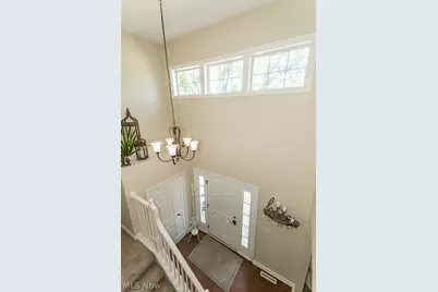 10266 Wildflower Way, Grandview Heights, OH 44147 - Photo 17
