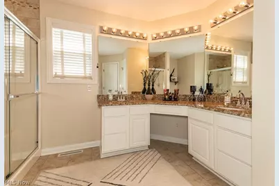 10266 Wildflower Way, Grandview Heights, OH 44147 - Photo 25