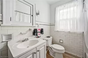 15 S Portland Ave, Youngstown, OH 44509 - Photo 19
