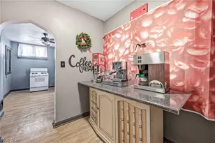 15 S Portland Ave, Youngstown, OH 44509 - Photo 11