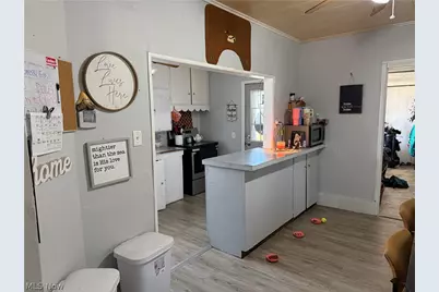 128 W 8th Street, Uhrichsville, OH 44683 - Photo 7