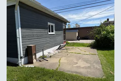128 W 8th Street, Uhrichsville, OH 44683 - Photo 19