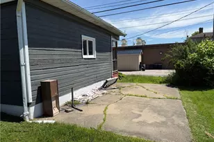 128 W 8th St, Uhrichsville, OH 44683 - Photo 19