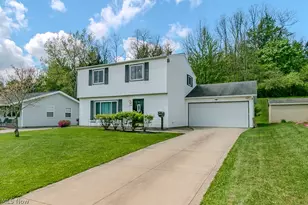344 Karen Dr, Chardon, OH 44024 - Photo 3