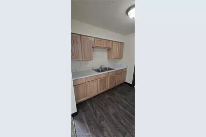 888 Rosamond Avenue, Akron, OH 44307 - Photo 5