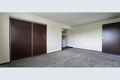 888 Rosamond Avenue, Akron, OH 44307 - Photo 3
