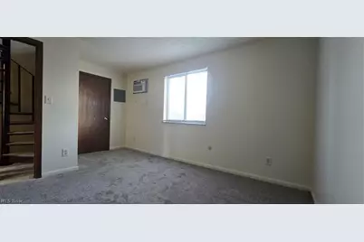 899 Rosamond Avenue, Akron, OH 44307 - Photo 9