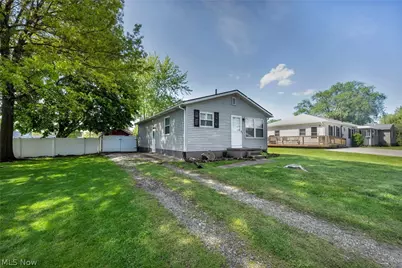 1144 Noble Street, Barberton, OH 44203 - Photo 3