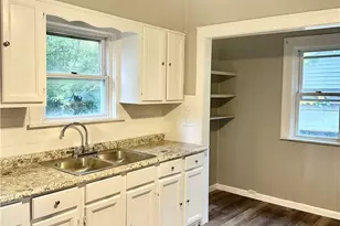 878 E 130th St, Loveland, OH 44108 - Photo 3