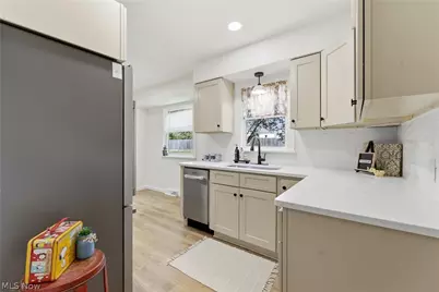 4871 15th Street SW, Canton, OH 44710 - Photo 9
