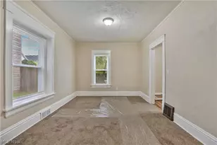 796 Dayton St, Akron, OH 44310 - Photo 9