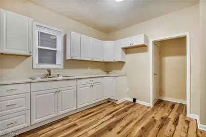 796 Dayton Street, Akron, OH 44310 - Photo 3