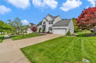 386 Weatherstone Dr, Wadsworth, OH 44281 - Photo 3