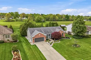 100 Forest-Hill Dr, Hubbard, OH 44425 - Photo 3