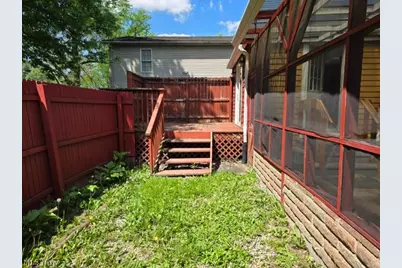 1528 40th Street NW, Canton, OH 44709 - Photo 9