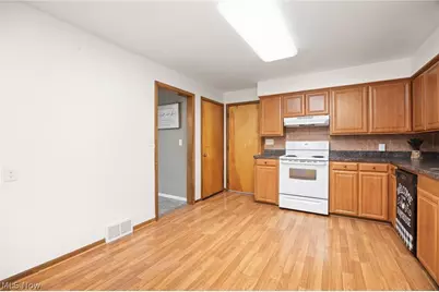 102 Young Drive, Lodi, OH 44254 - Photo 5
