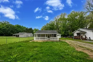 916 Abington Rd, Akron, OH 44312 - Photo 1