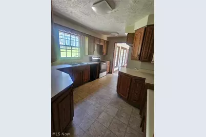 1075 Ghent Road, Akron, OH 44333 - Photo 5